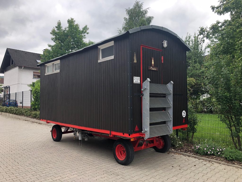 b1a595df-97ab-4d06-8d0a-cd842ad32f6e